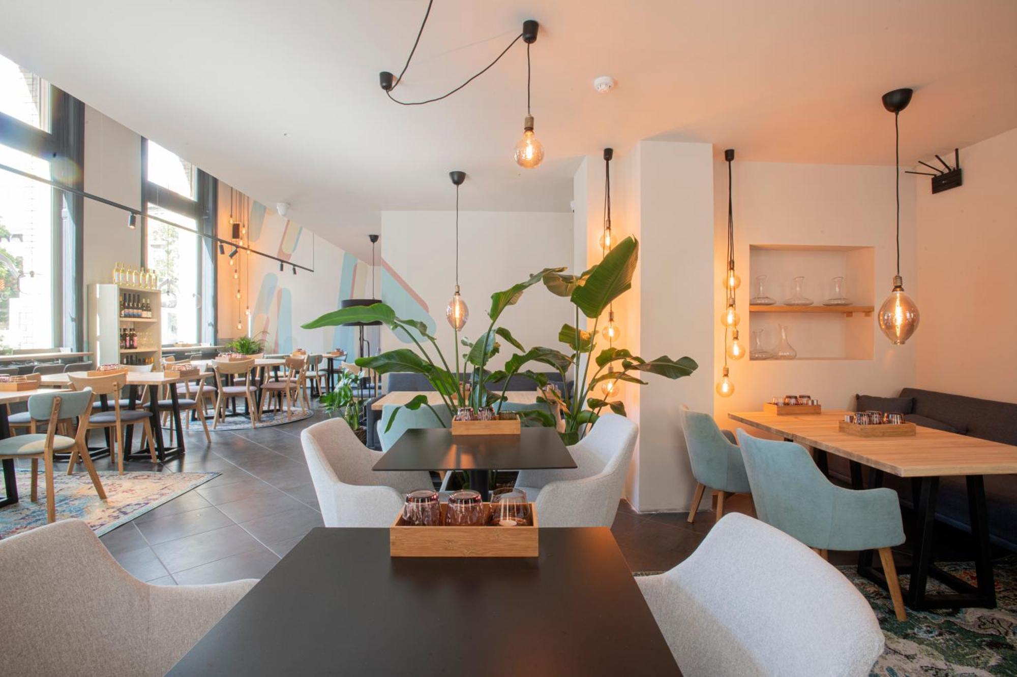 Modern Top Floor Loft With Balcony, Budapest